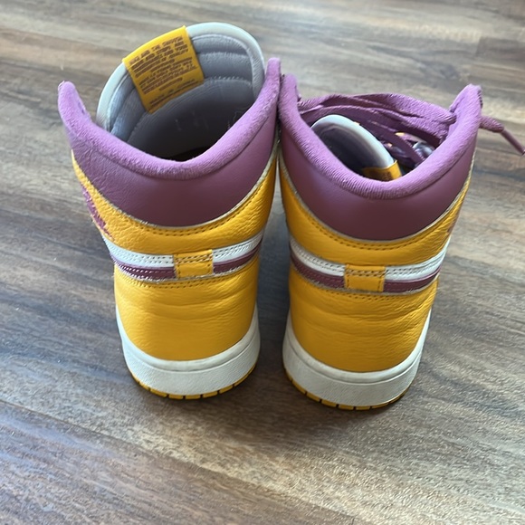 Authentic Air Jordan - Picture 2 of 6